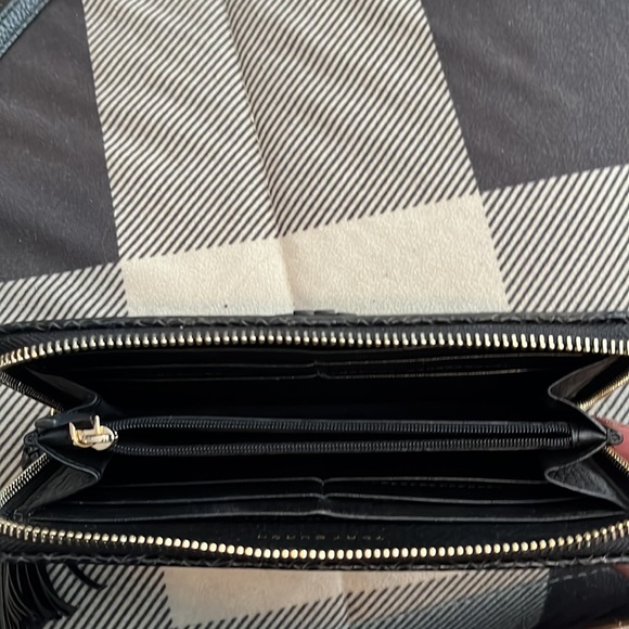 Tory Burch combo crossbody and wallet - Picture 11 of 12